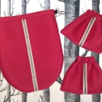 L'Ensemble « sport chic » comprend trois sacs cordon rouges de différentes tailles, présentant une bande verticale centrale sur un fond à motifs arborescents, offrant des accessoires élégants.