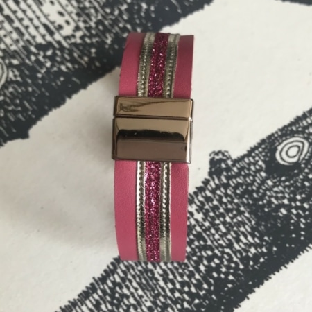 bracelet cuir manchette rose or paillettes fushia