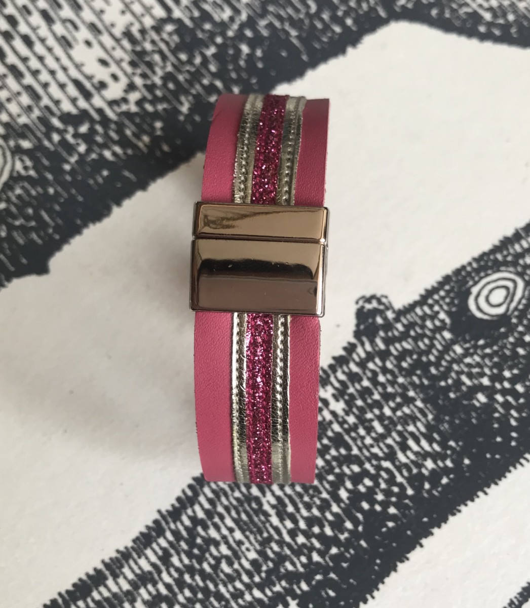 bracelet cuir manchette rose or paillettes fushia