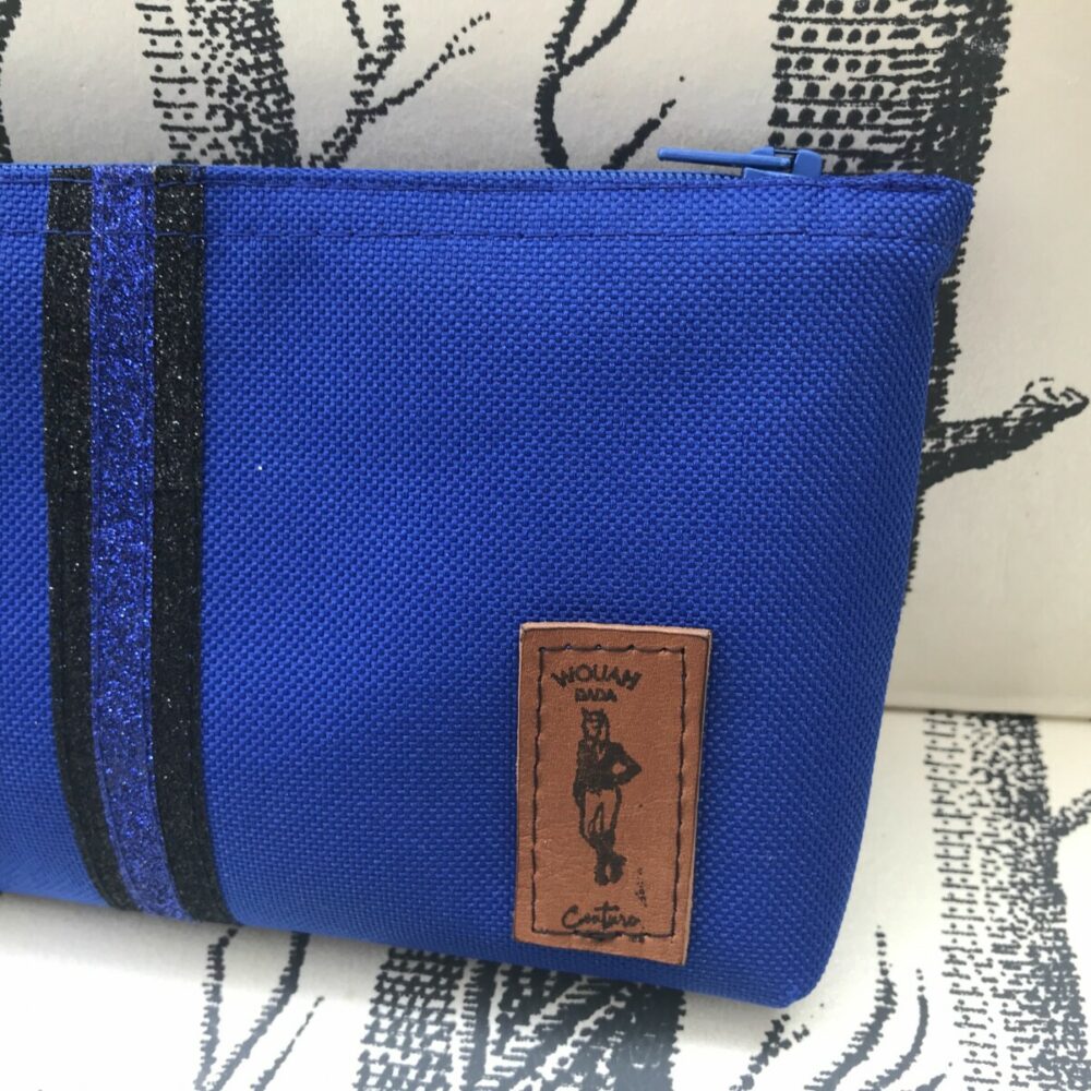pochette de ceinture pour téléphone équitation bleu vif paillettes noires bleu roi détail